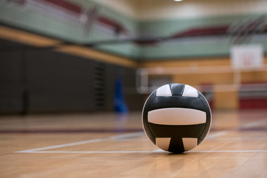 Girls Volleyball Team Adjusts to New Coach
