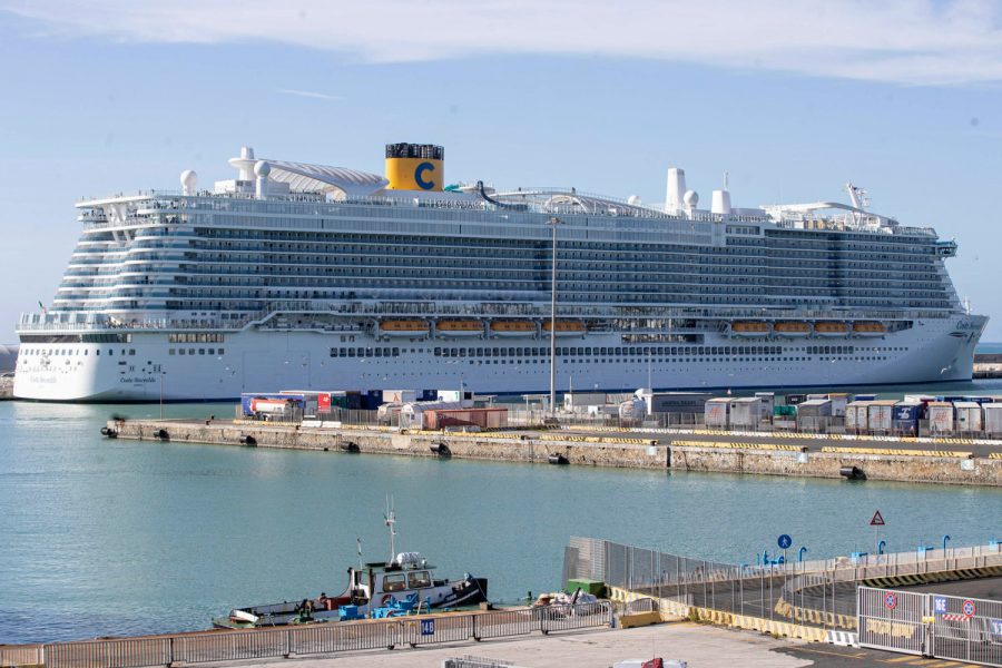 This Diamond Princess Cruise ship is currently docked in Japan due to passengers affected by the Coronavirus.