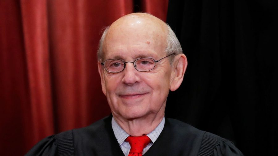 Justice Stephen Breyers Retirement Leaves Vacancy on Supreme Court