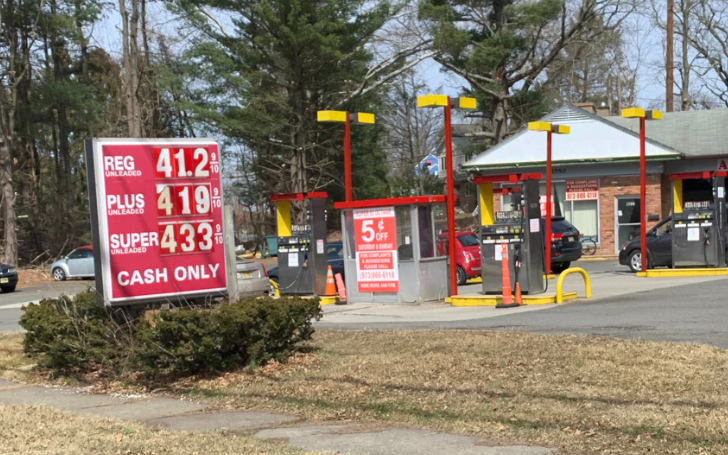 Gas+Prices+at+local+gas+station+in+Wayne