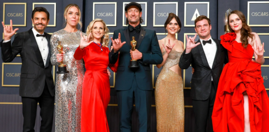 Cast+of+CODA+at+the+94th+Oscars.+Courtesy+of+MSNBC.+