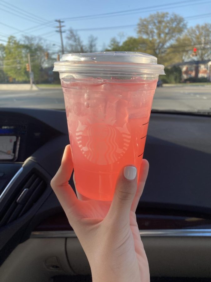 Starbucks strawberry Acai Refresher 