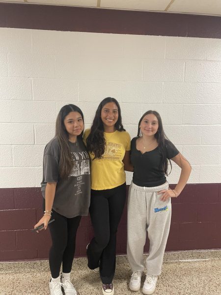 Juniors Angie Vera, Rebecca Siuffe, and Lucia Nesbitt show off their fall outfits!